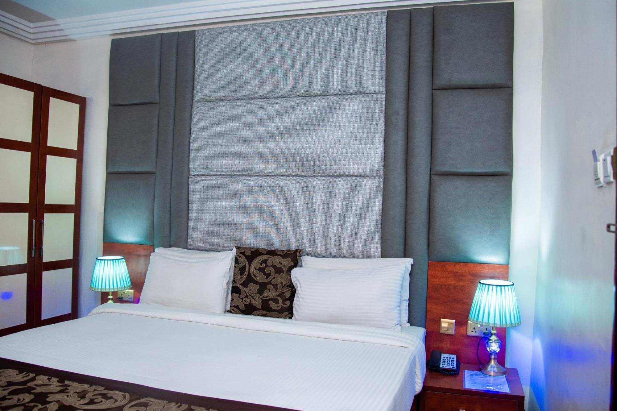 Golden Tulip Hotel -Gt31 Stadium Road Port Harcourt Exterior foto